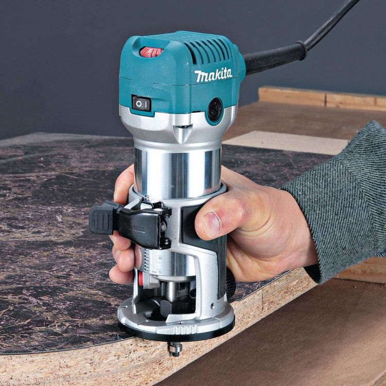 MAKITA RT0701C 11/4 HP COMPACT ROUTER, FIXED,BASE, 10,00030,000 RPM