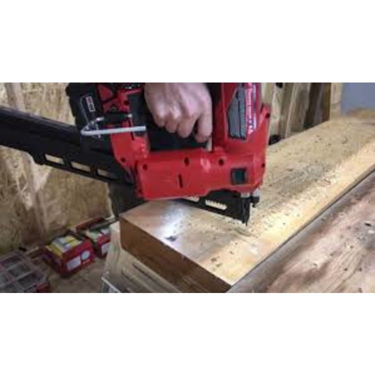 Milwaukee 274520 M18 Fuel 30 Degree Framing Nailer PlumbersStock